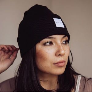 Gigi Pip Black Beanie NWT